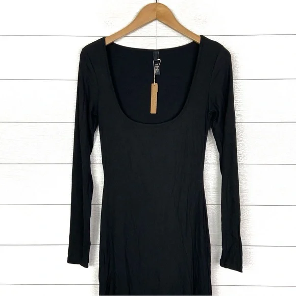 NWT SKIMS Black Long Sleeve Rib Maxi Dress Large New - Picture 3 of 4